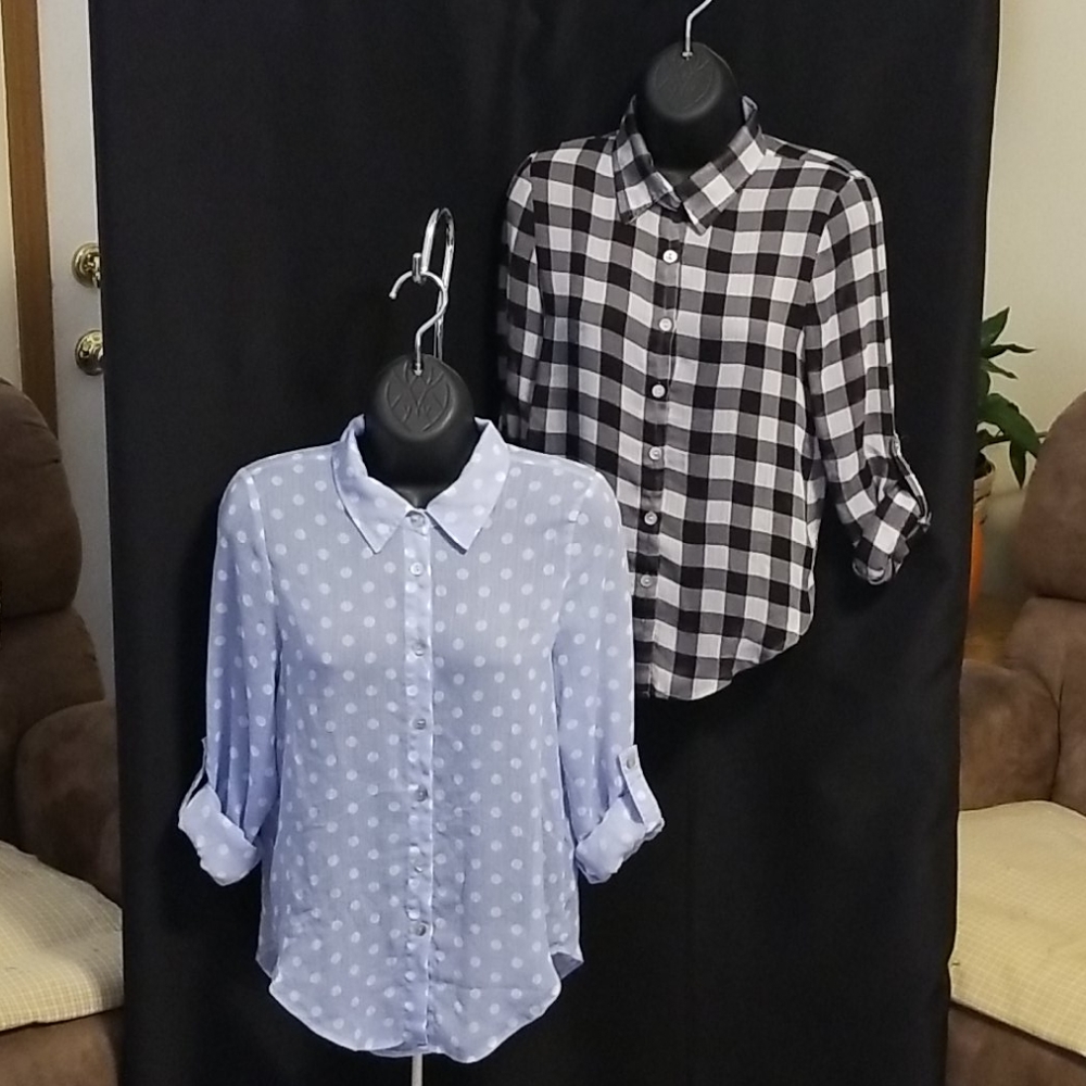 2 Chiffon About A Girl Button Downs Size XS
